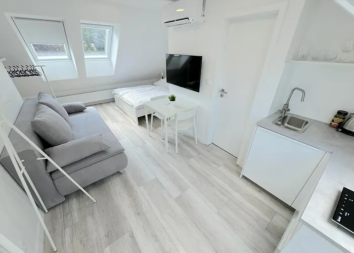 Krasny - 3 V Blizkosti Centra Apartman Pozsony